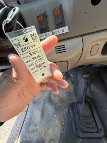 2004 Ford Super Duty F-450 DRW XL