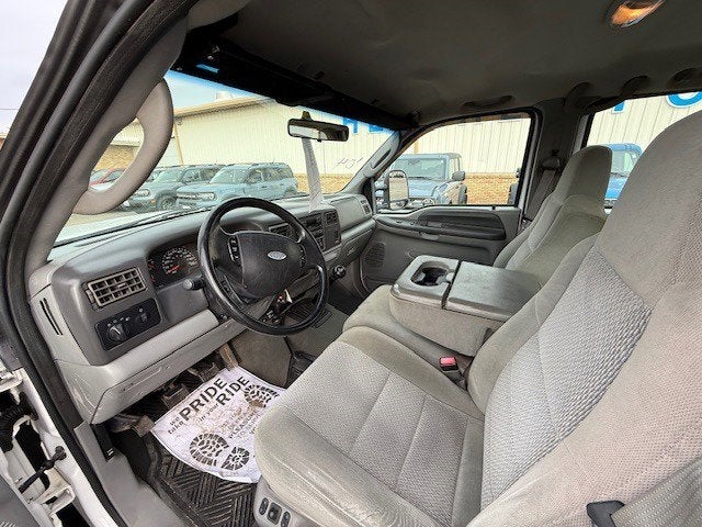 2004 Ford Super Duty F-350 SRW XLT