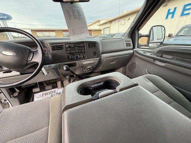 2004 Ford Super Duty F-350 SRW XLT